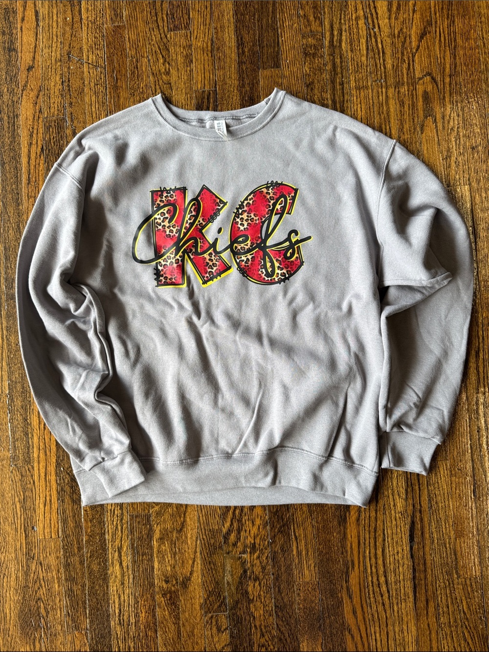 Jerzees Gray Crewneck Sweatshirt with KC Chiefs Red and Yellow Graphic
